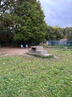 Roco standing at the top.